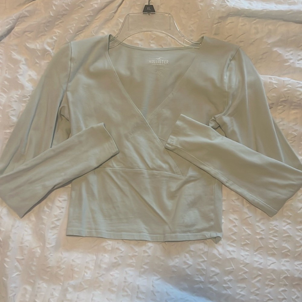 HOLLISTER mint green cropped long sleeve top